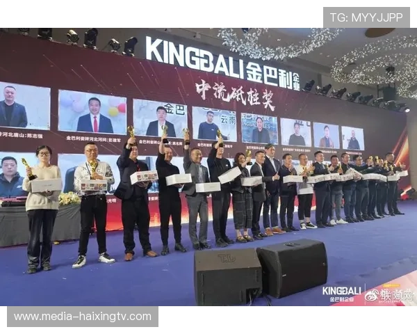 全球聚焦足球年度球星荣耀时刻见证绿茵传奇再度闪耀舞台