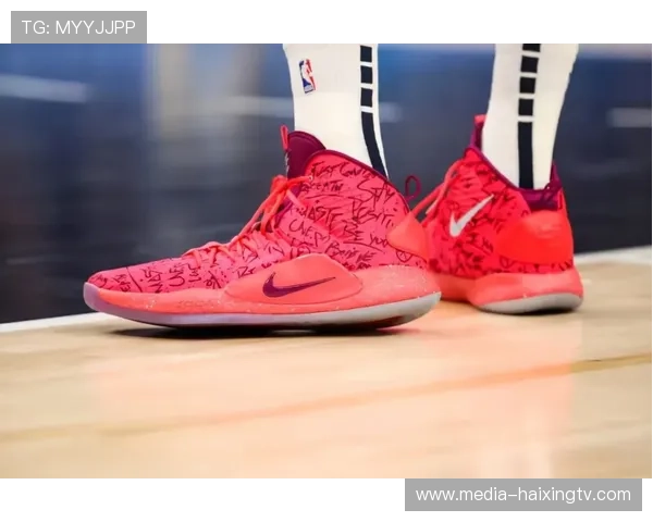 维尔茨穿搭球鞋展现锋线速度与精准控制引领球场新风潮